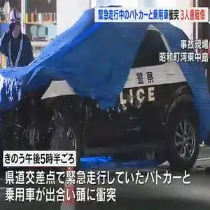 緊急走行中のパトカーが乗用車に衝突し横転　72歳の女性が骨折する重傷　山梨・昭和町